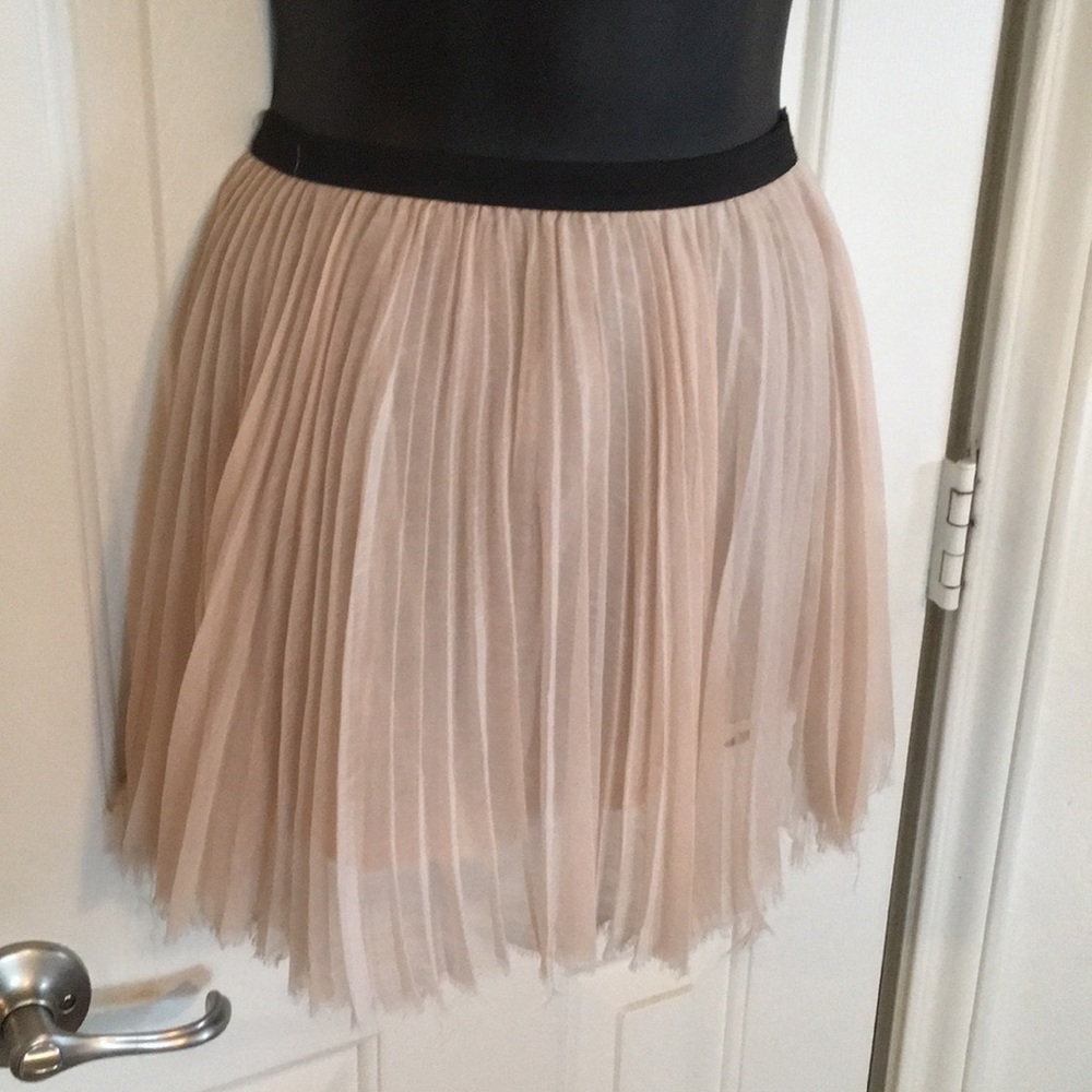 Free People Raw Edge Skirt Sz XS - Spring Perfect